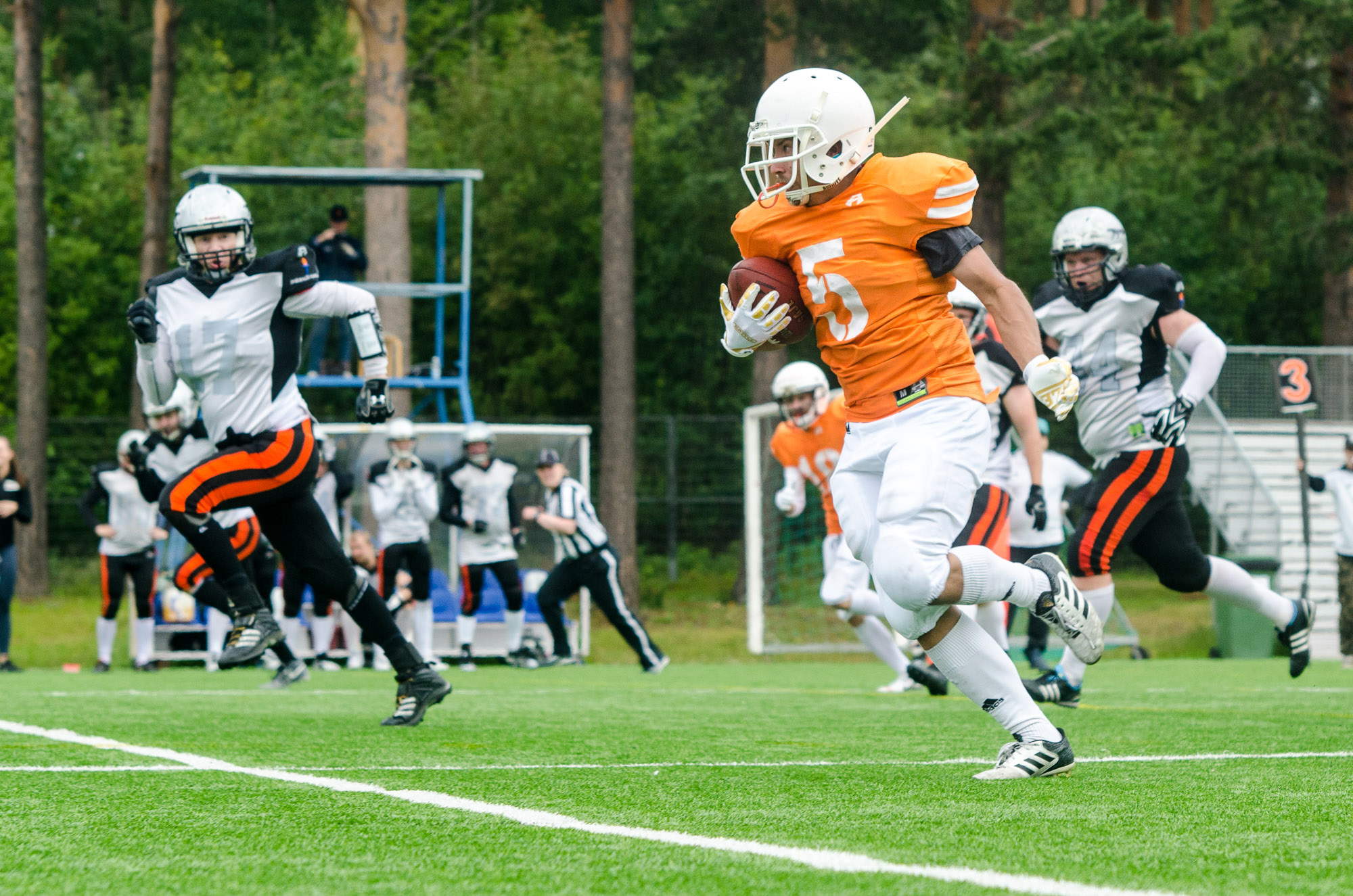 Mikä comeback! Lights komeaan kotivoittoon