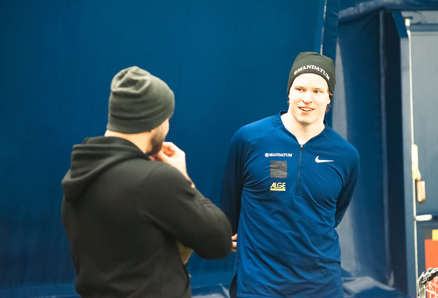 Samuel Purola opetti pikajuoksutekniikka jenkkifutistreeneissä